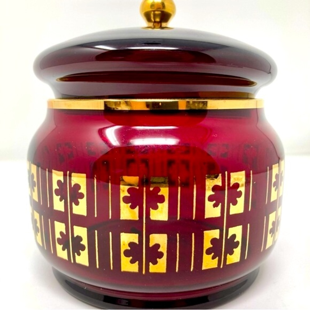 Beautiful bohemian glass jar in excellent condition with no flaws. - Picture 2 of 14